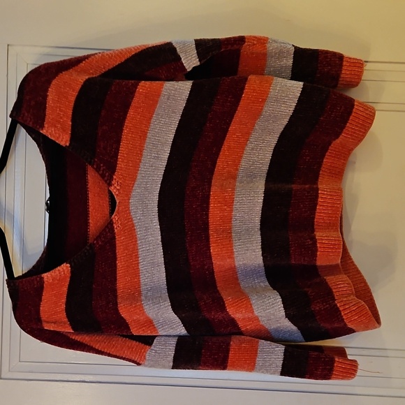 Express Super Soft Striped V-Neck, Cropped, 3/4 Length Sleeve Sweater, Sz M - Picture 1 of 6